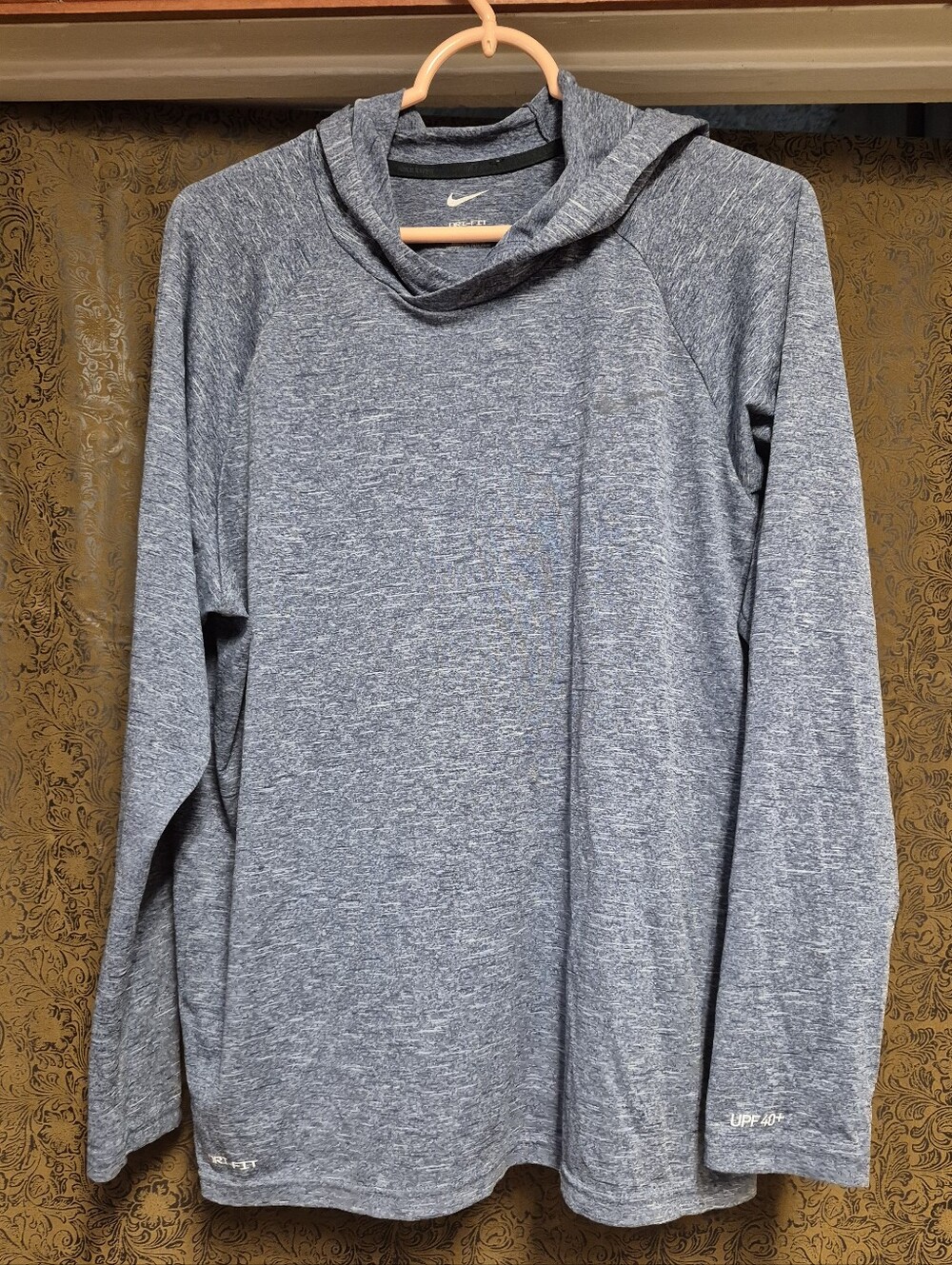 Nike Men’s Long-Sleeve Hooded Performance Shirt - Gray